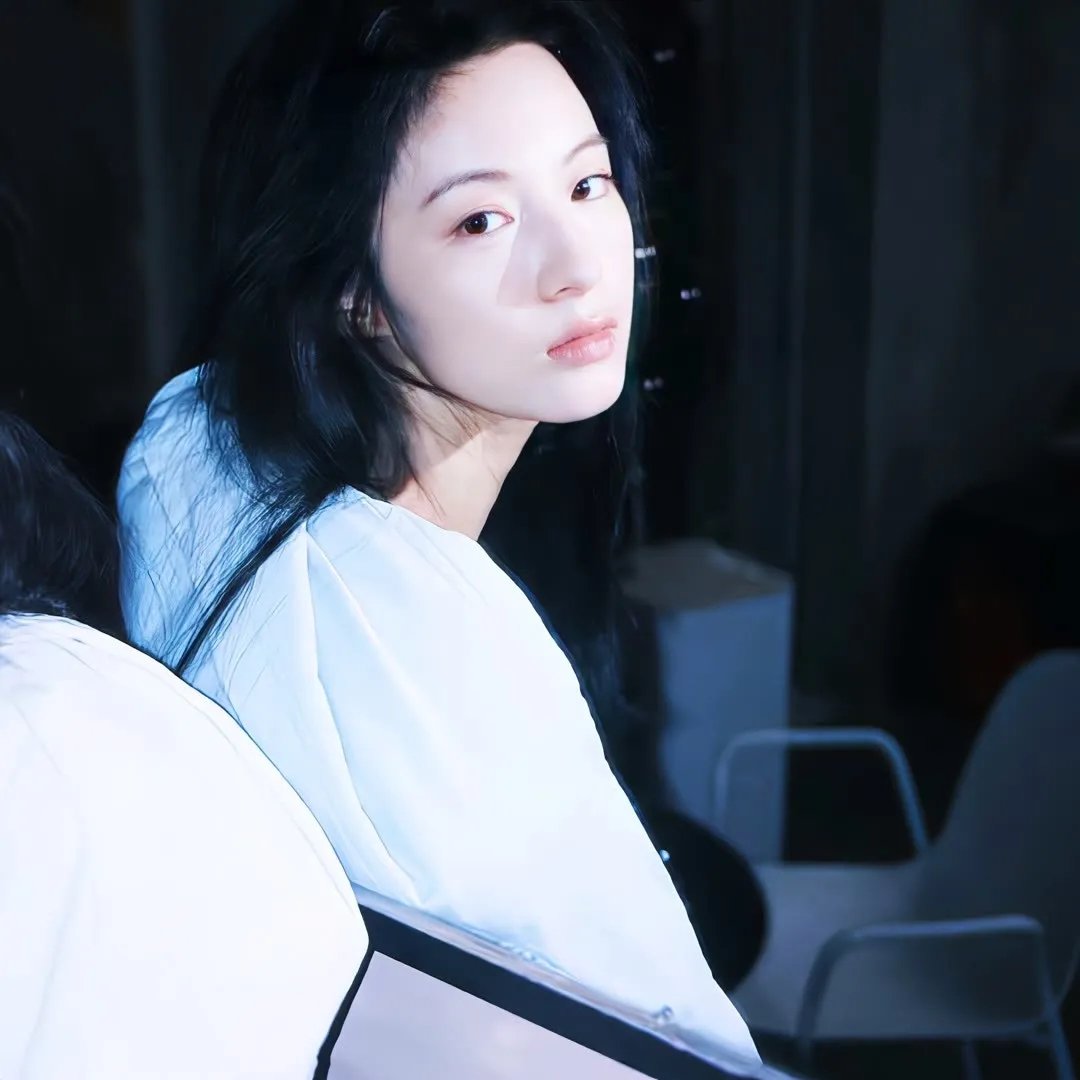 绿茵场外